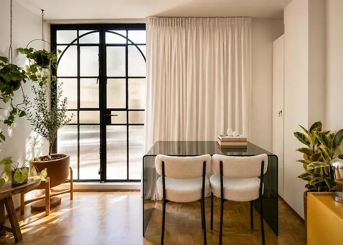 Roma Hideaway *